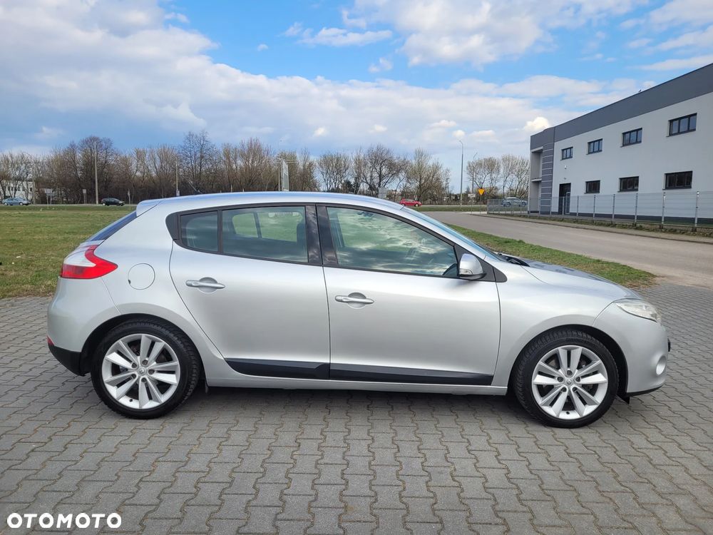 Renault Megane TCe 180 Dynamique - 11