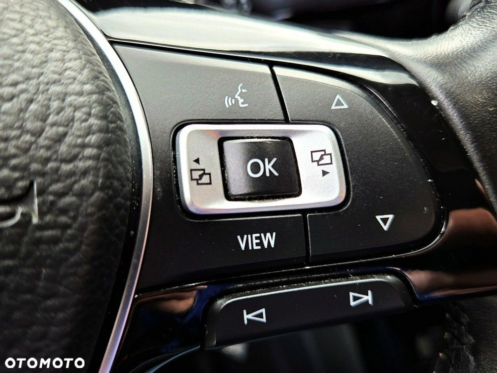 Volkswagen Touran - 18