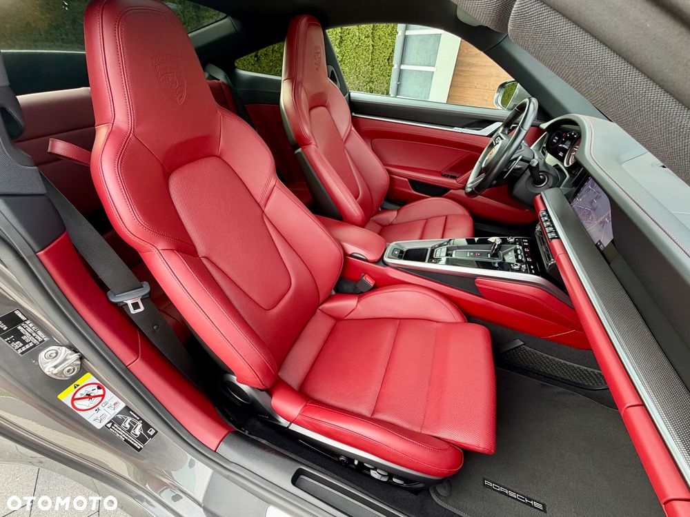 Porsche 911 Carrera 4S - 23