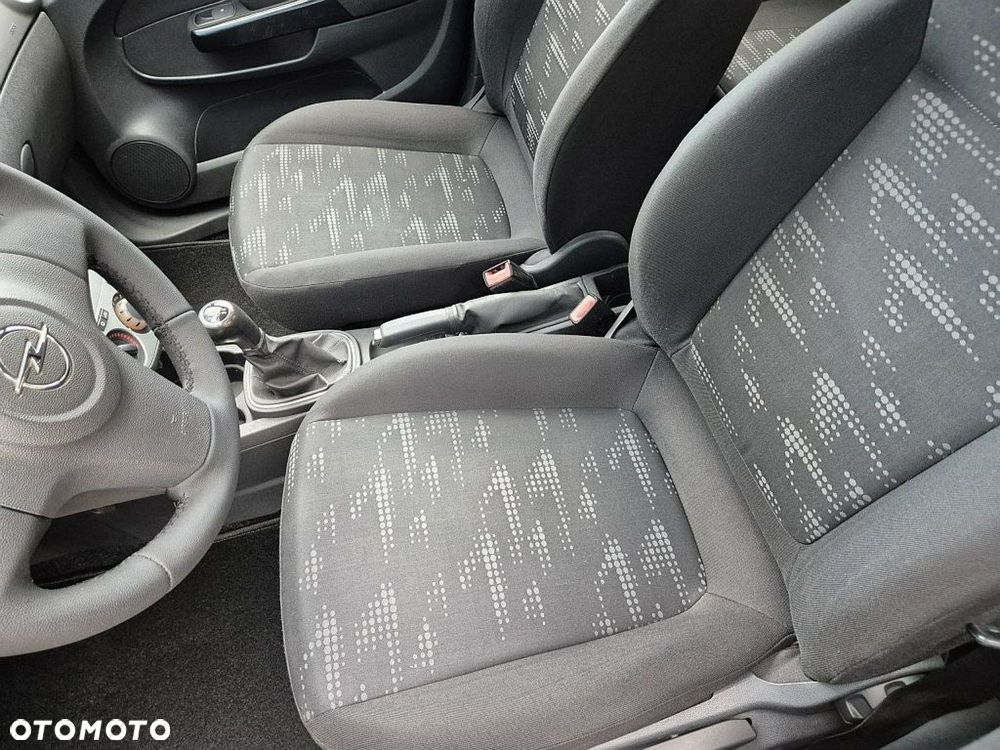 Opel Corsa - 8