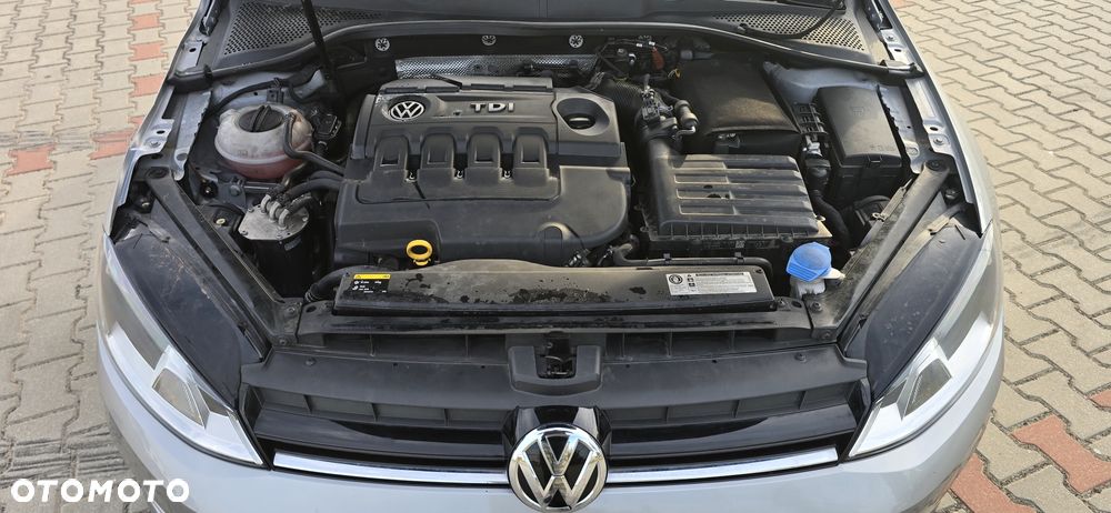 Volkswagen Golf 1.6 TDI BlueMotion Technology Comfortline - 22