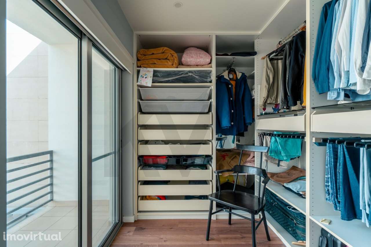 MORADIA T3+2 | 5 QUARTOS 3 SUITES | RIAS PARQUE EM VILA R.SANTO ANTÓNI - Grande imagem: 4/54