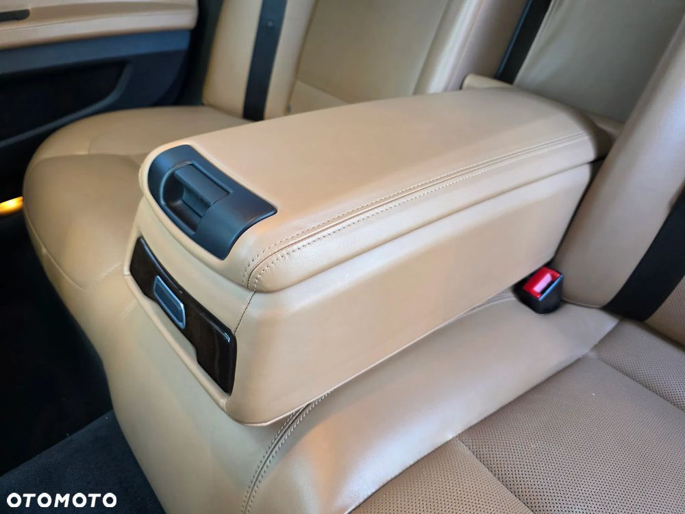 BMW Seria 7 730d xDrive - 26