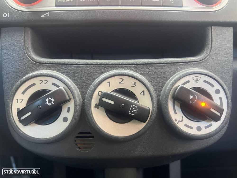 Mitsubishi Colt 1.1 Inform - 27