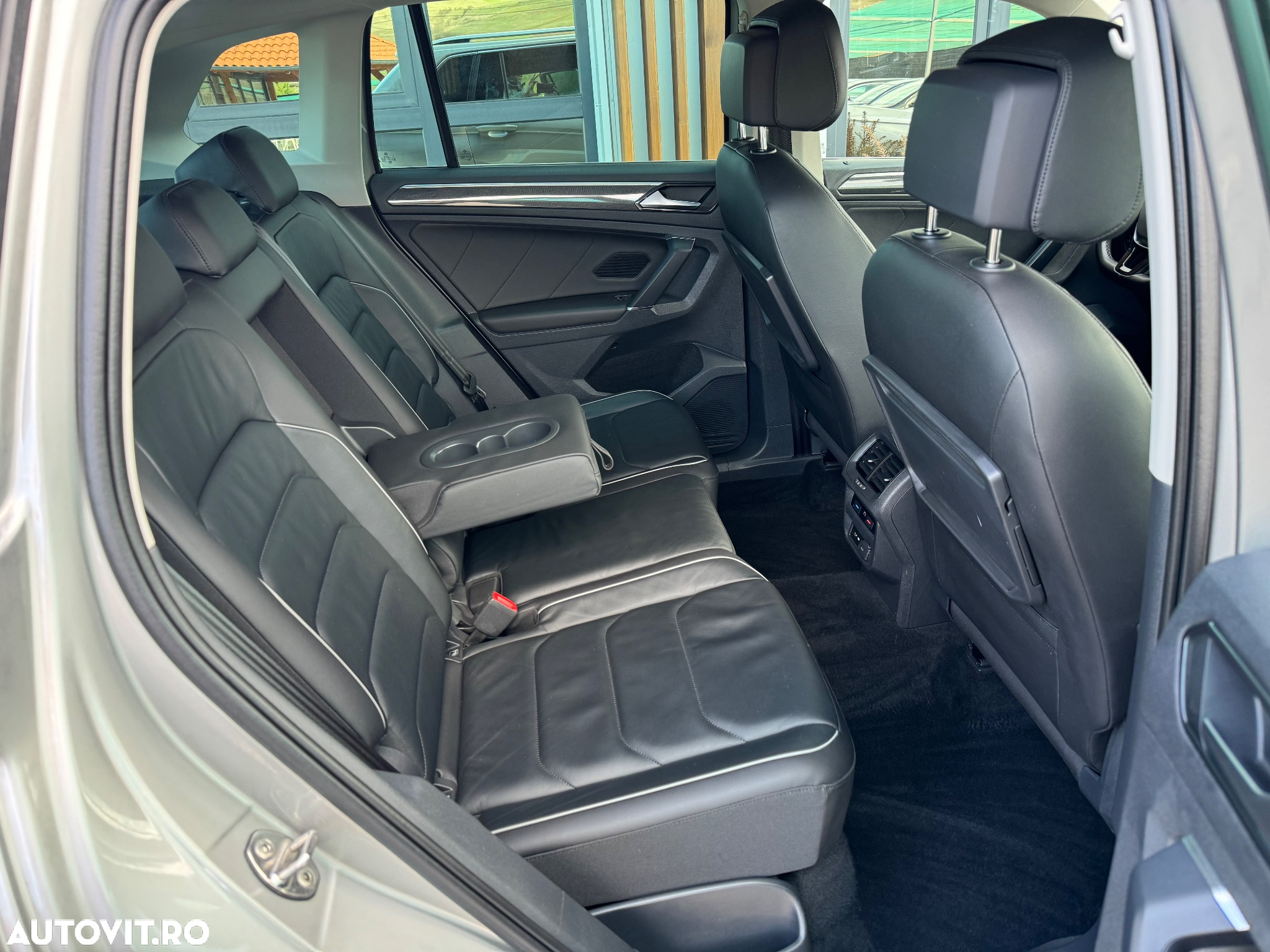 Volkswagen Tiguan 2.0 TDI 4Mot DSG Highline - 9