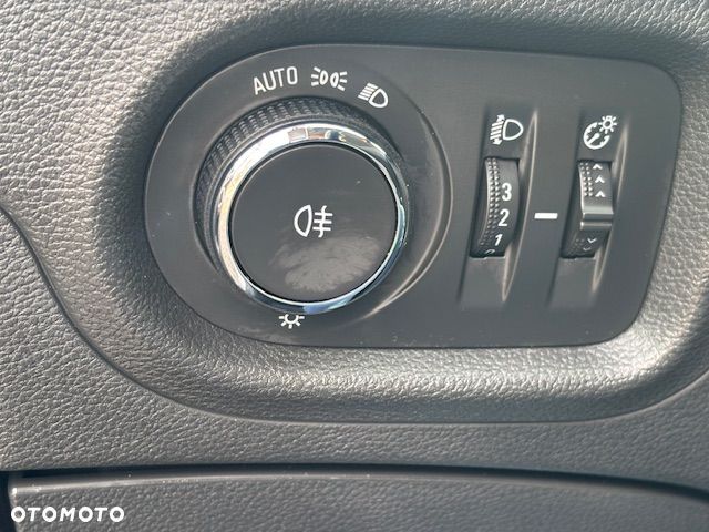 Opel Astra 1.2 T Edition S&S - 25