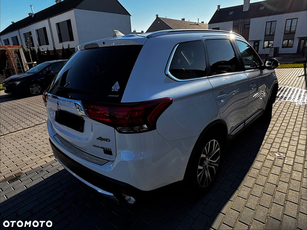 Mitsubishi Outlander 2.0 Intense + Navi 4WD CVT - 8