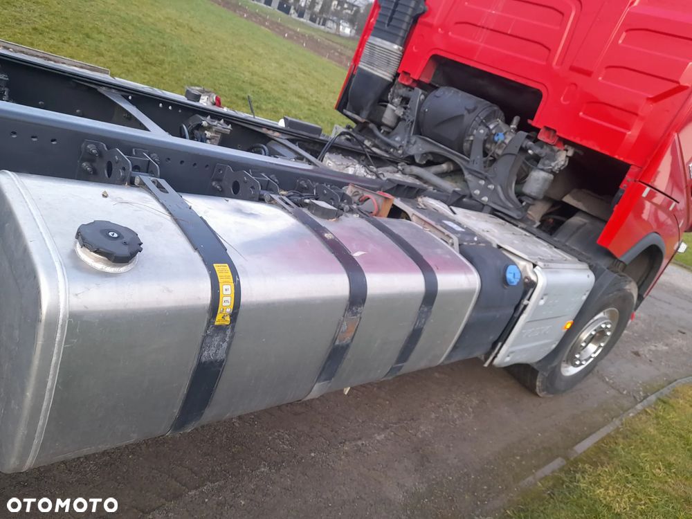 Volvo FH 16 650koni 6x2 OŚ SKRĘTNA PODNOSZONA // JEDYNY TAKI// RAMA DO ZABUDOWY// HDS dzwig żuraw do lasu drewna tarcicy // DO ŻYWCA// asenizacyjny// HOLOWNIK// FULL opcja ze SZWAJCARI - 17