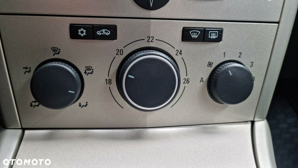 Opel Astra - 16
