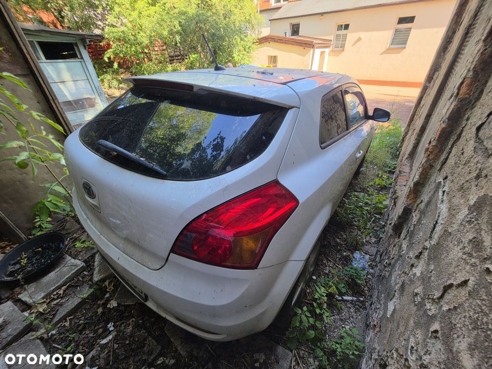 Kia Ceed - 4