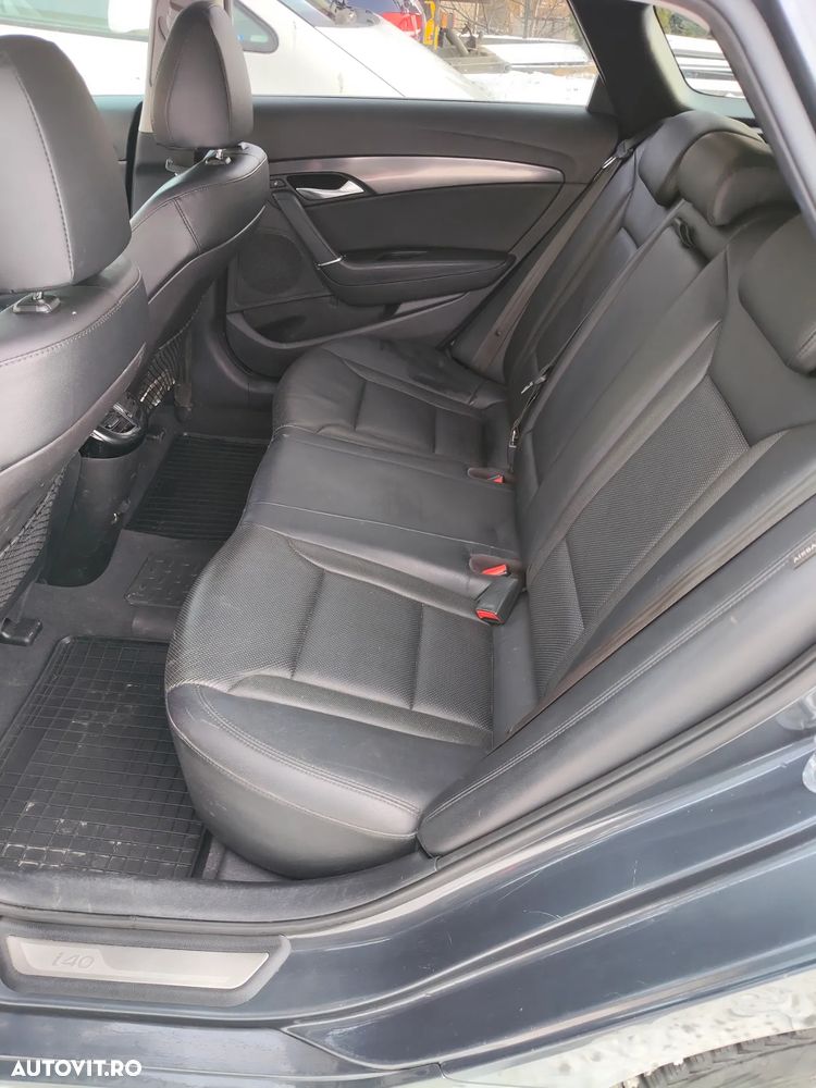 Hyundai i40 Kombi 1.7 CRDi DCT Premium - 9