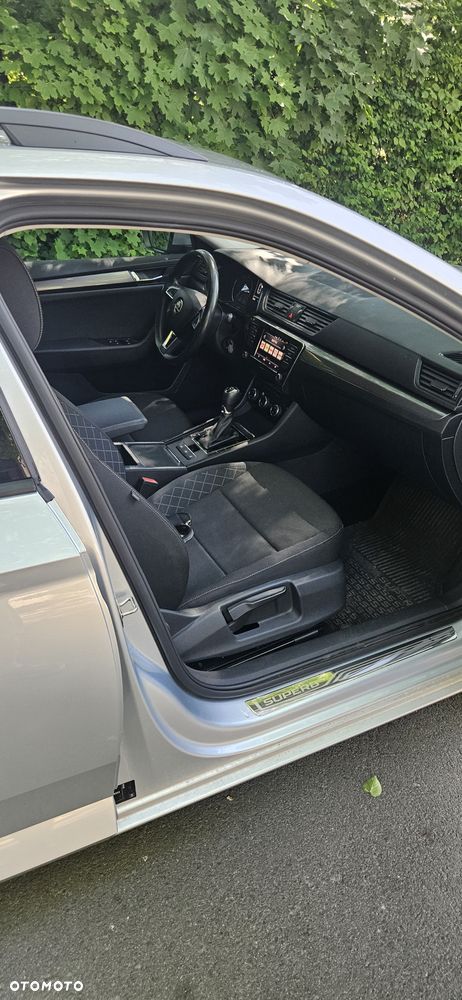 Skoda Superb 2.0 TDI Ambition DSG7 - 27
