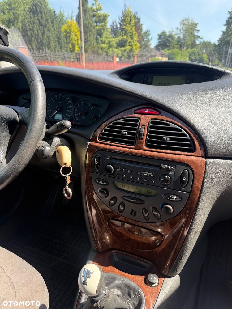 Citroën C5 2.0 HDi Control+ - 21