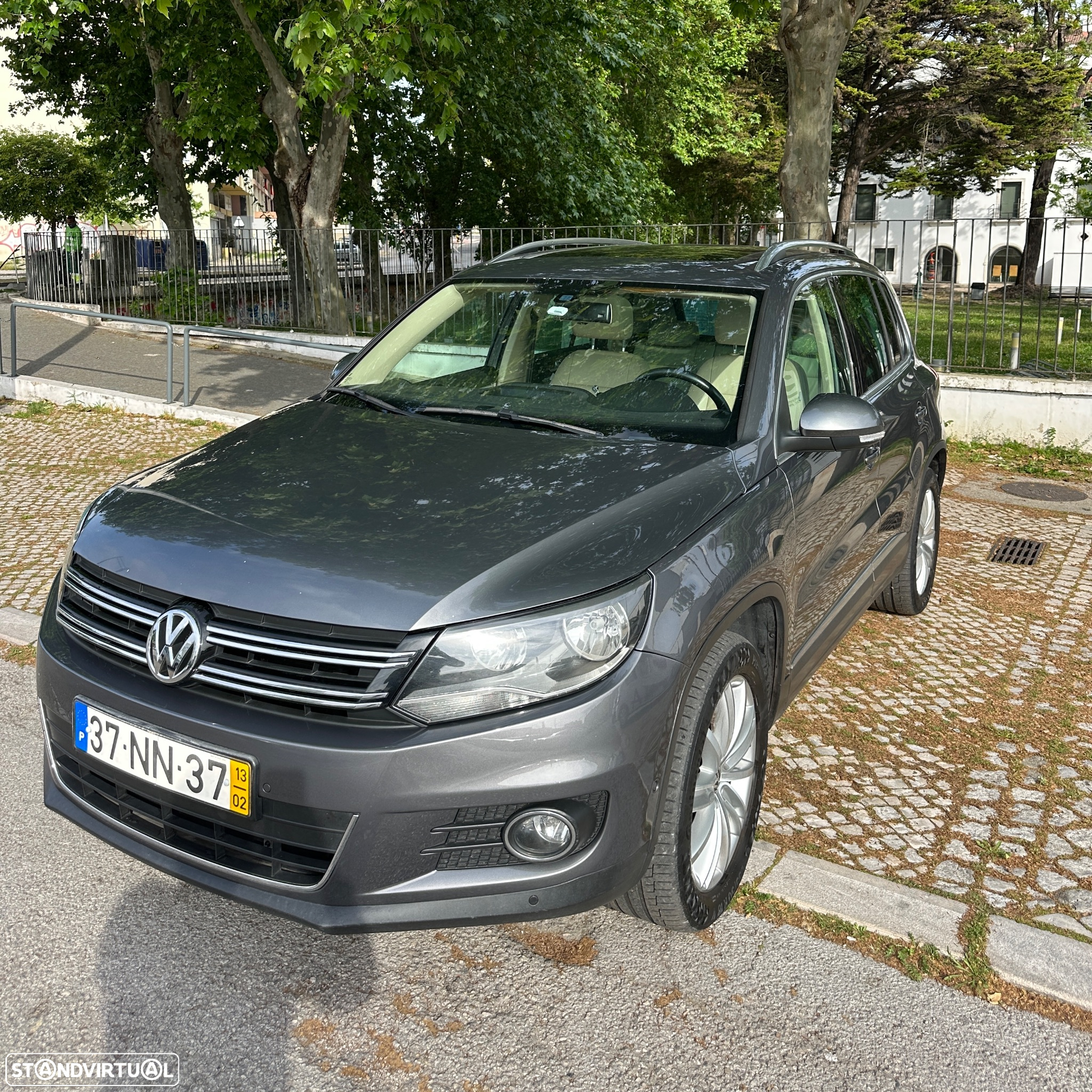VW Tiguan 2.0 TDi Sport BlueMotion 4Motion DSG - 2
