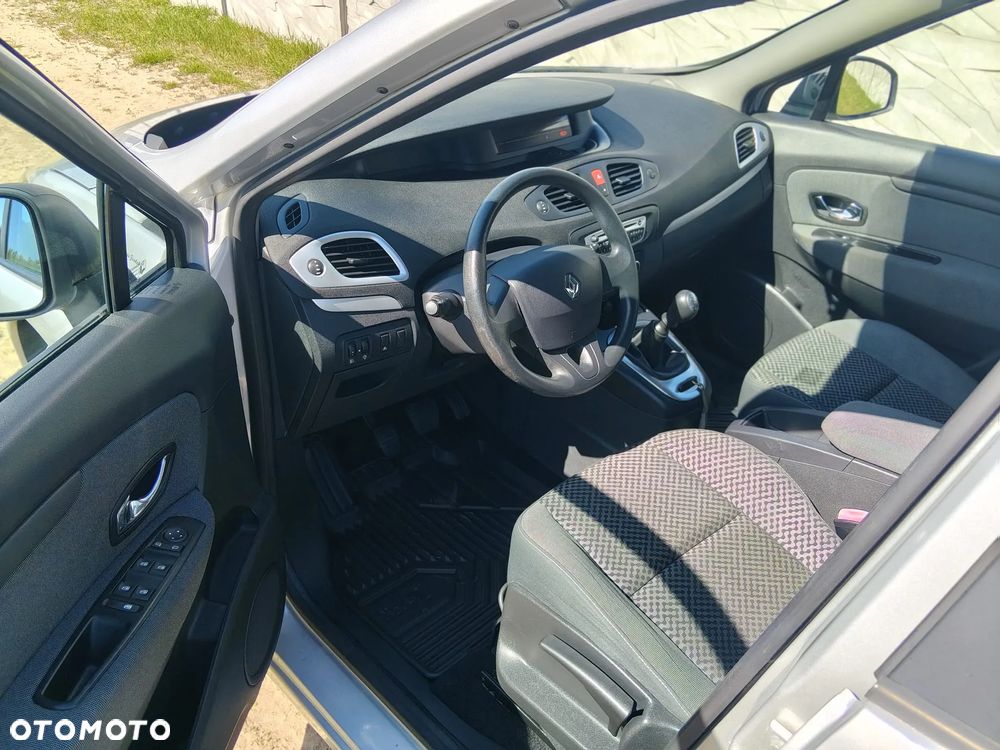 Renault Scenic - 12