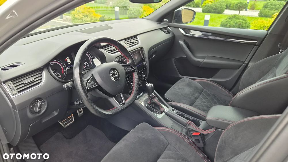 Skoda Octavia 2.0 TDI DSG RS - 12