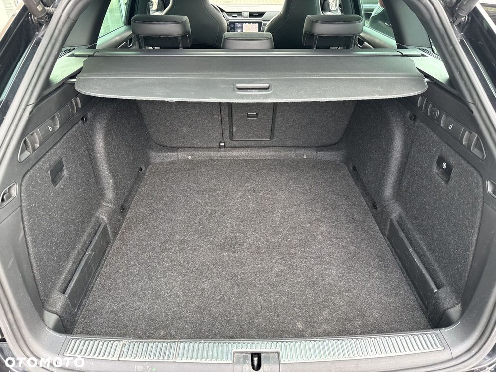 Skoda Superb 2.0 TDI SCR Sportline DSG - 34