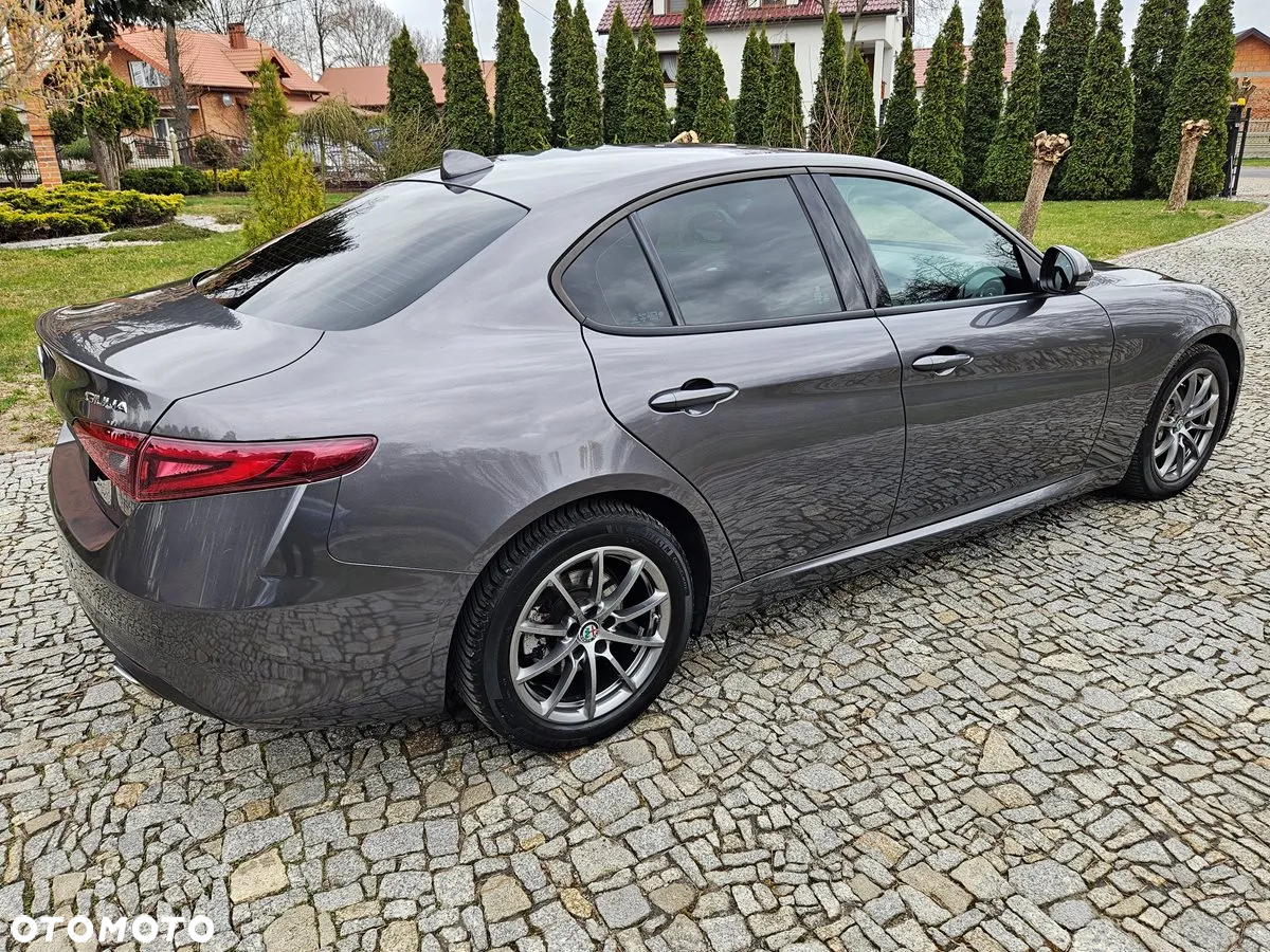 Alfa Romeo Giulia 2.0 Turbo - 15