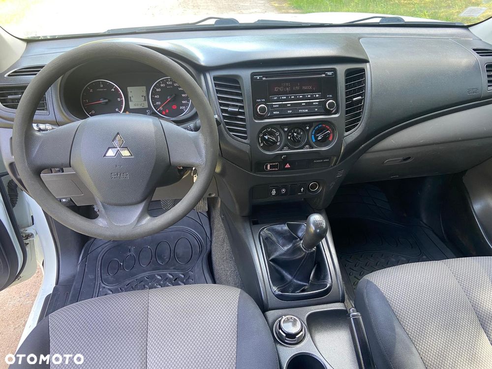 Mitsubishi L200 Pick Up 4x4 S&S Double Cab Basis - 19