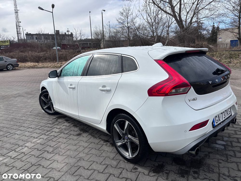 Volvo V40 D3 Drive-E R-Design Momentum - 2