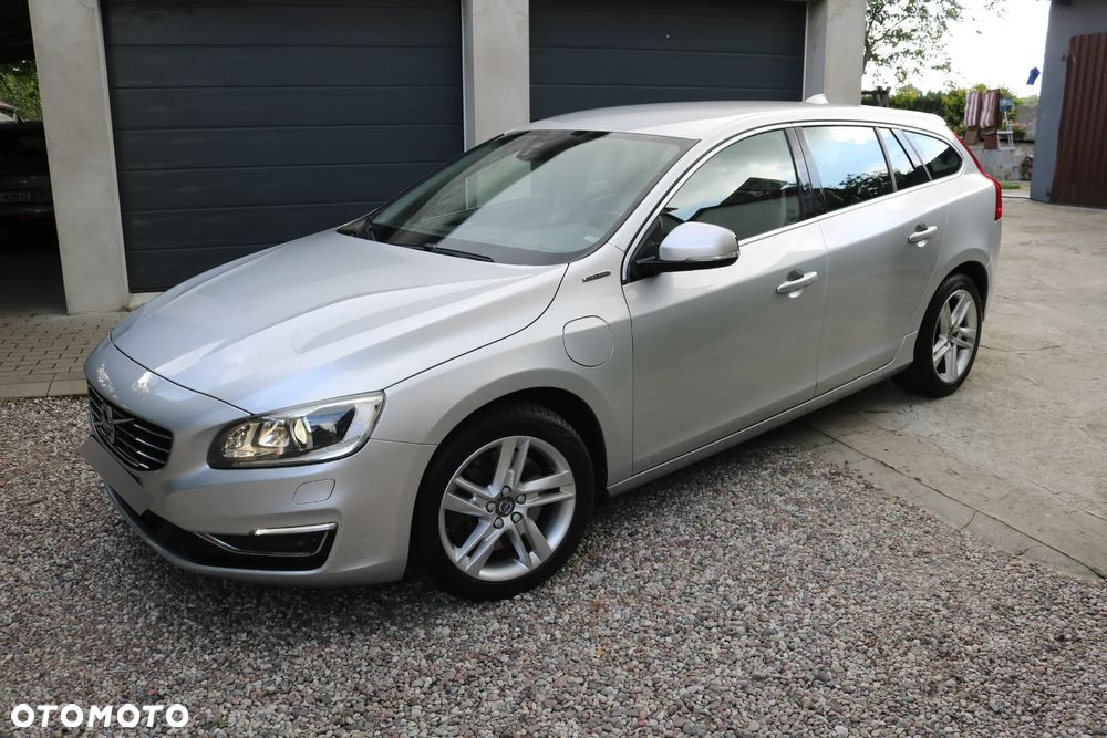 Volvo V60 D6 AWD Plug-in Hybrid Summum - 12