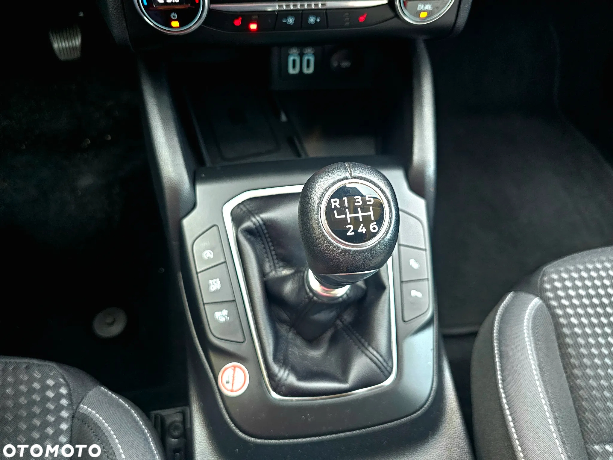 Ford Focus 1.5 EcoBlue Start-Stopp-System COOL&CONNECT - 22