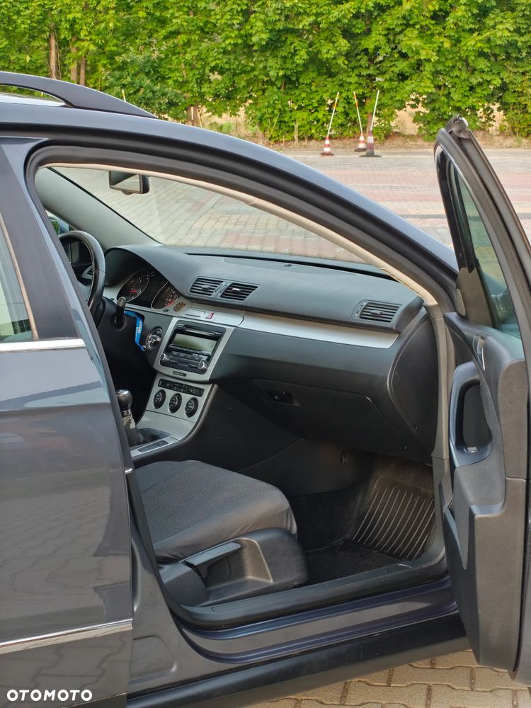 Volkswagen Passat - 13