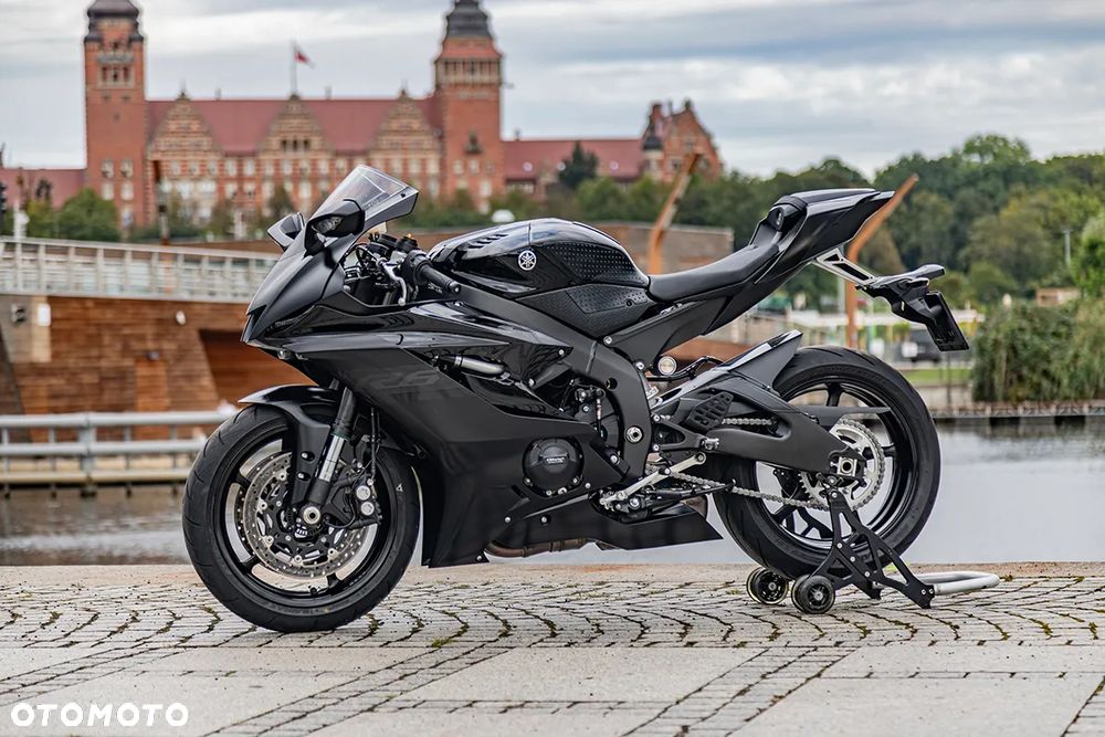 Yamaha R6 - 7