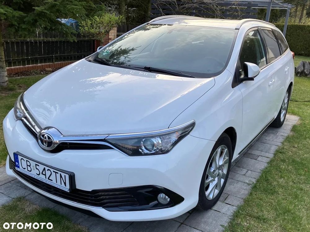 Toyota Auris 1.6 D-4D Comfort - 1