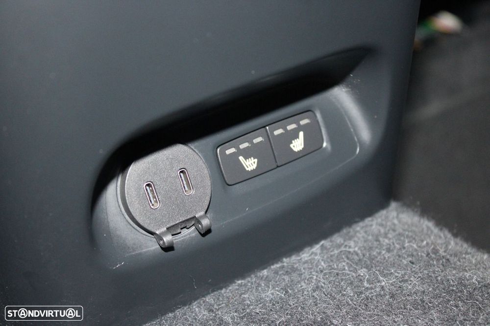 Volvo XC 40 Recharge Twin Plus - 36