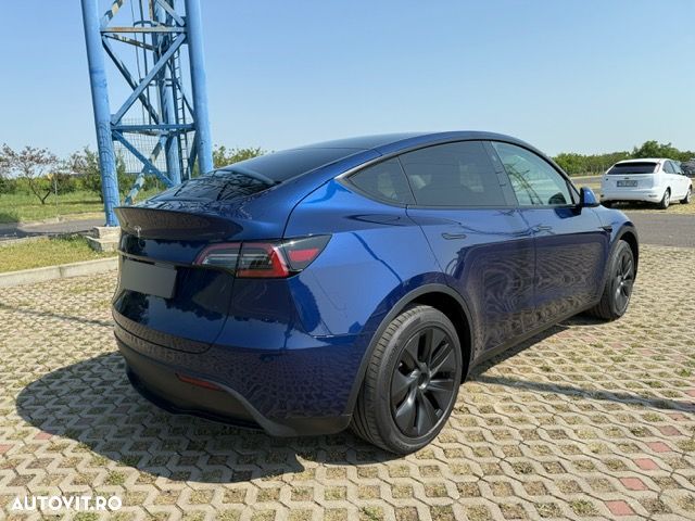 Tesla Model Y RWD - 2