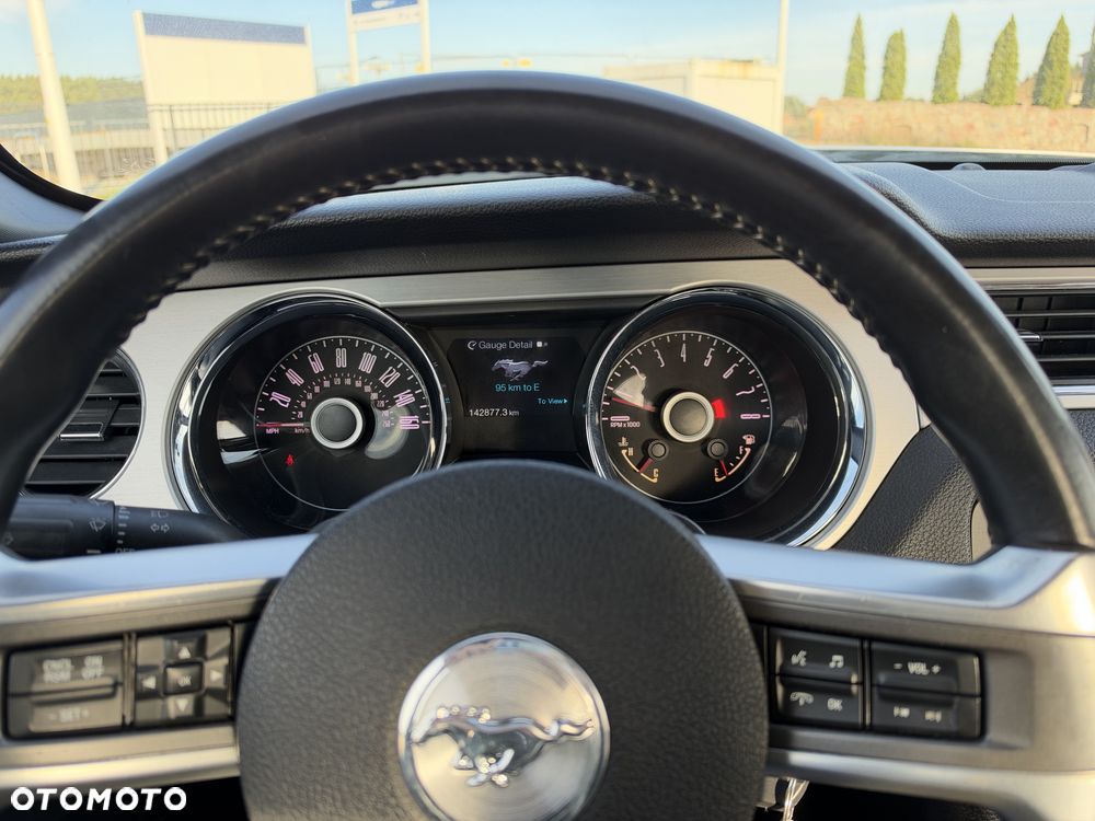 Ford Mustang - 7