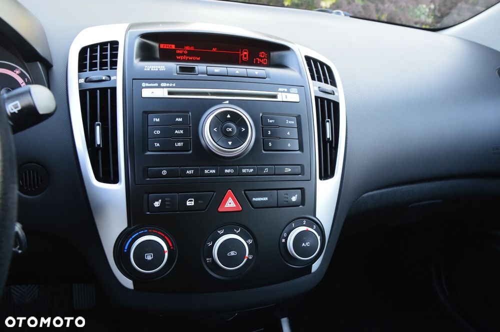 Kia Ceed 1.4 CVVT Dream-Team Edition - 8