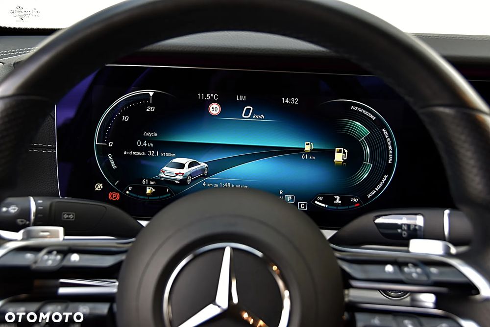 Mercedes-Benz Klasa E 220 d 4-Matic 9G-TRONIC - 29