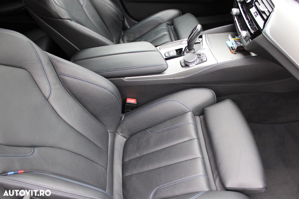 BMW Seria 5 540i AT - 22