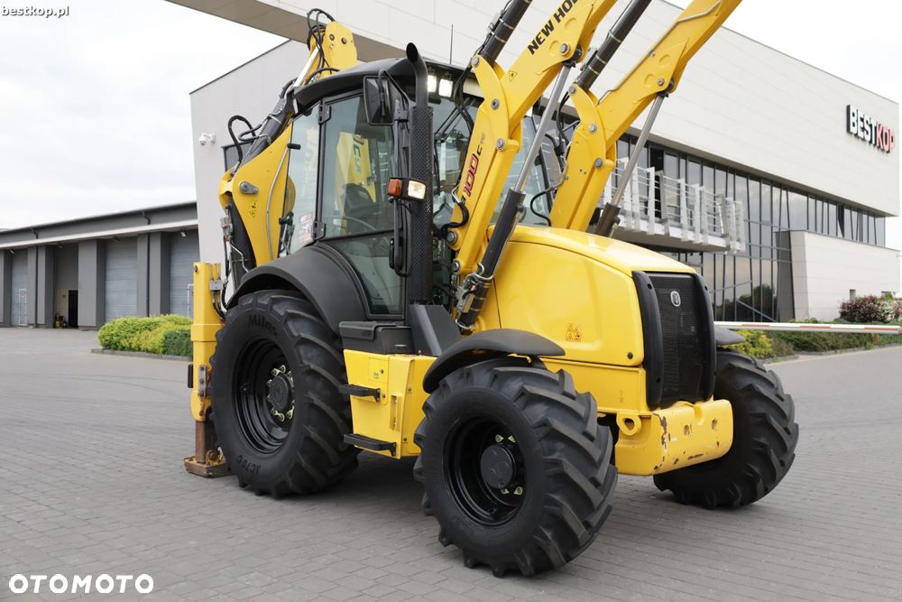 New Holland B100C - 18