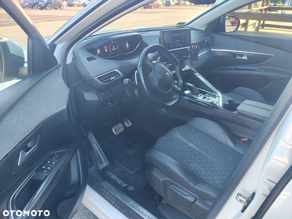 Peugeot 3008 1.6 PureTech Hybrid4 PHEV Road Trip S&S EAT8 - 8