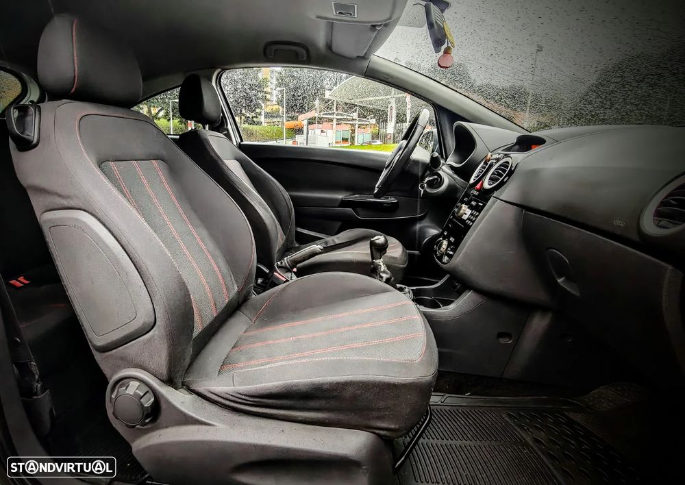 Opel Corsa 1.2 Black Edition 129g - 14