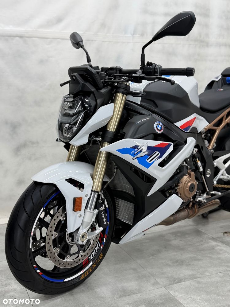 BMW S - 24