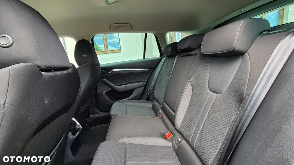 Skoda Octavia 2.0 TDI 4x4 Style DSG - 21