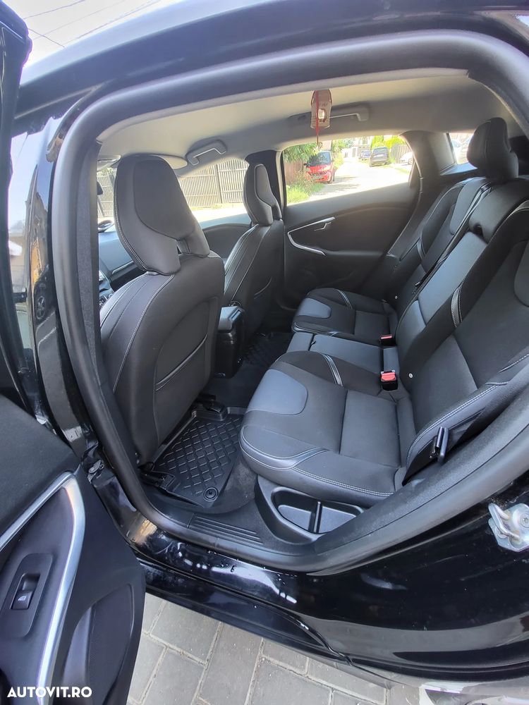 Volvo V40 D2 - 9