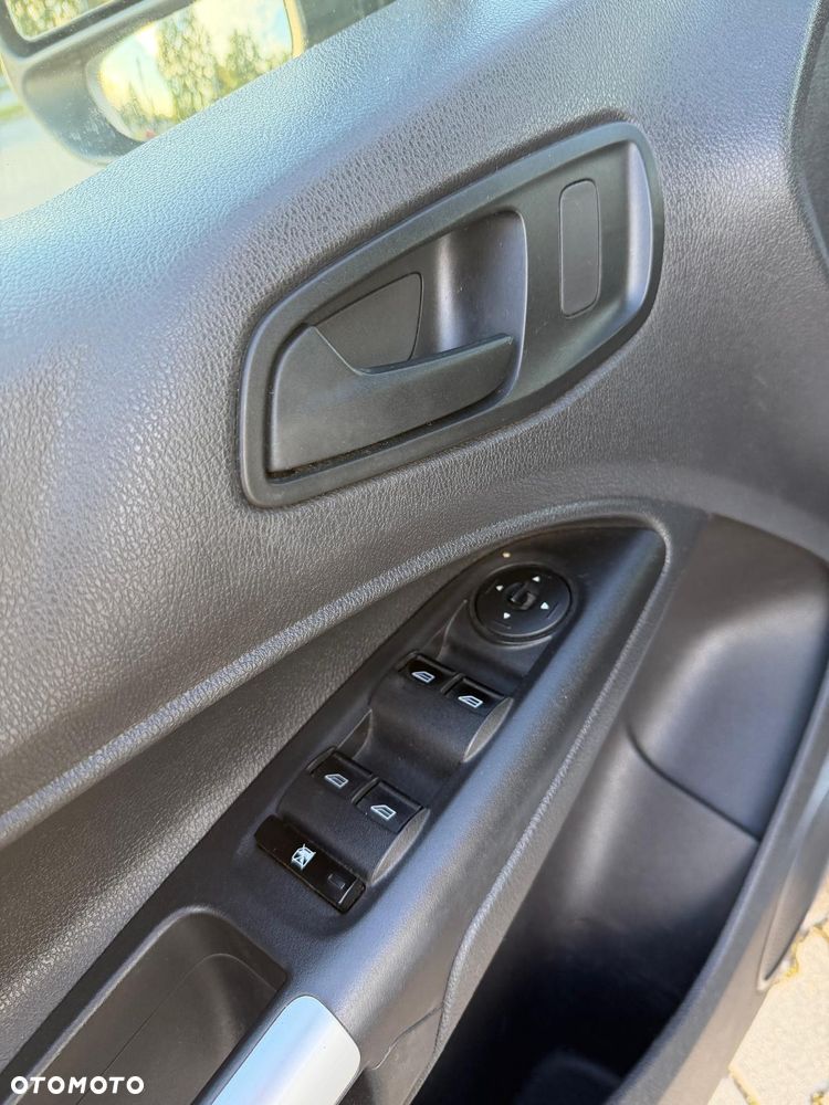 Ford Transit Connect - 9