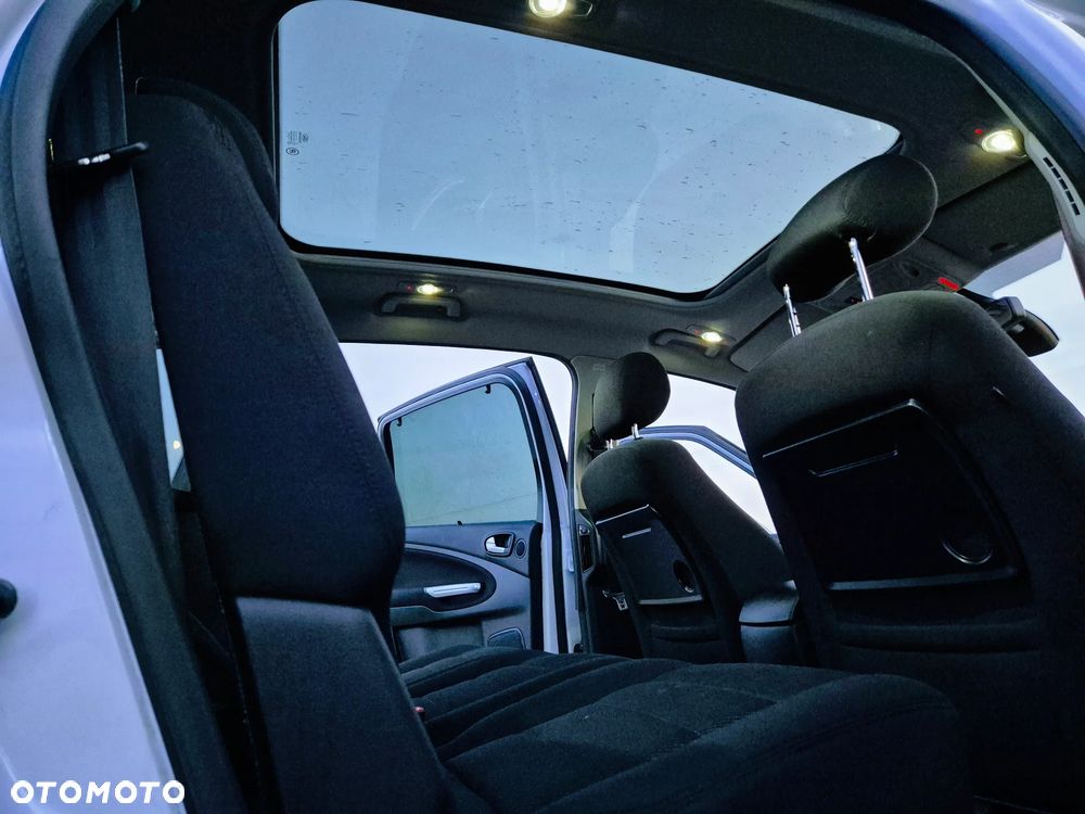 Ford S-Max 2011 photo 4