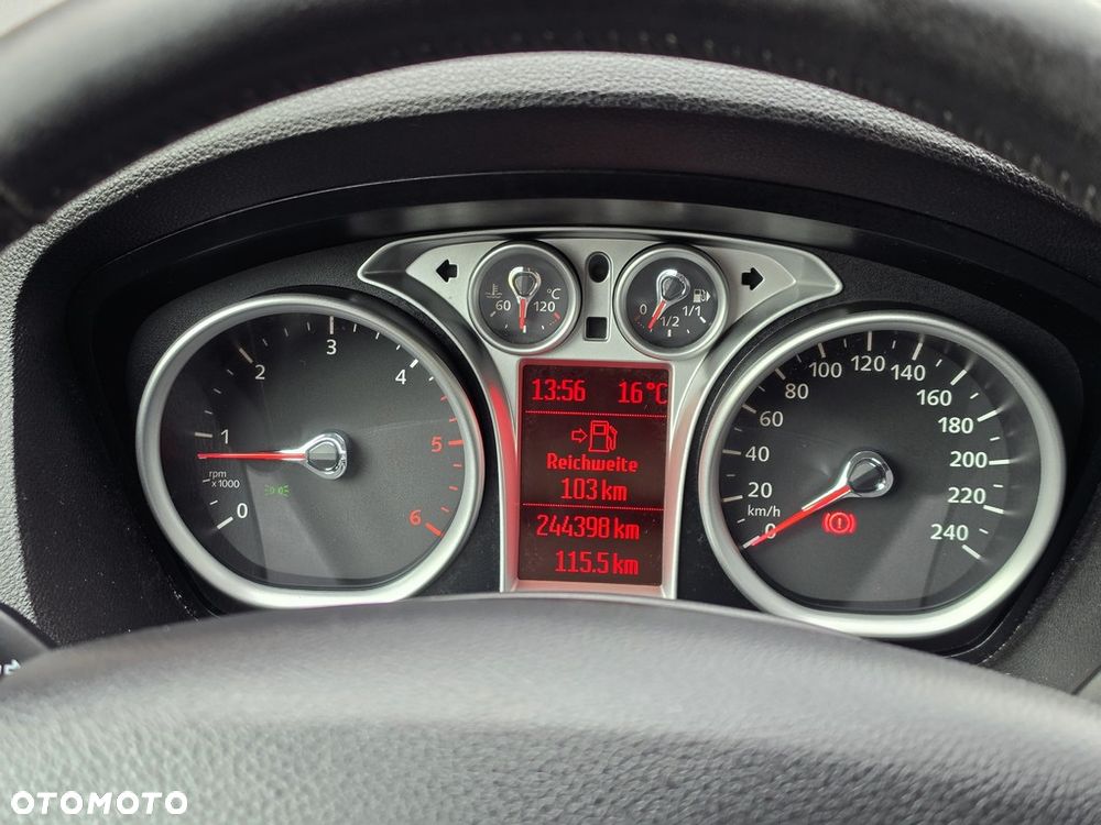 Ford Kuga 2.0 TDCi 2x4 Titanium - 35