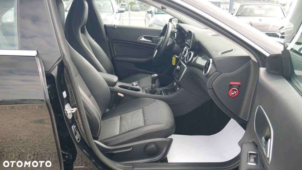 Mercedes-Benz CLA - 13