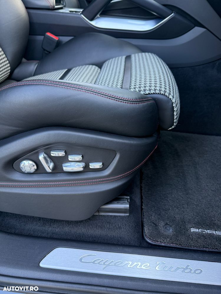 Porsche Cayenne - 24