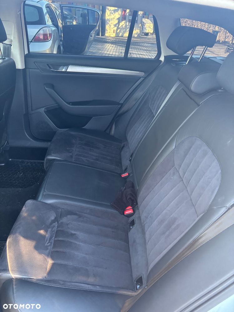 Skoda Superb 2.0 TDI DSG Style - 31