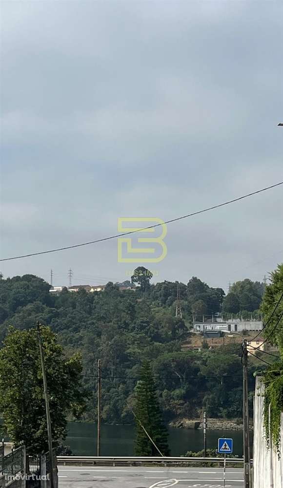 A 200m do Rio Douro: Terreno com Potencial Construção em Localização P - Grande imagem: 2/8