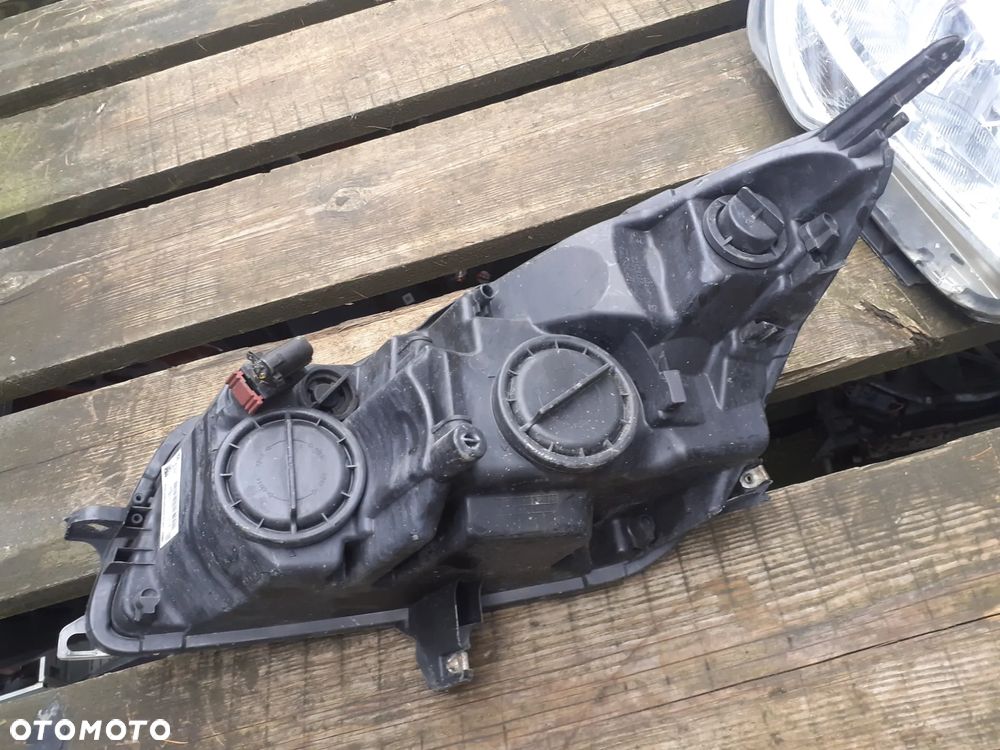 .  PRZOD PRZEDNIA LAMPA PRAWA OPEL INSIGNIA A - 3