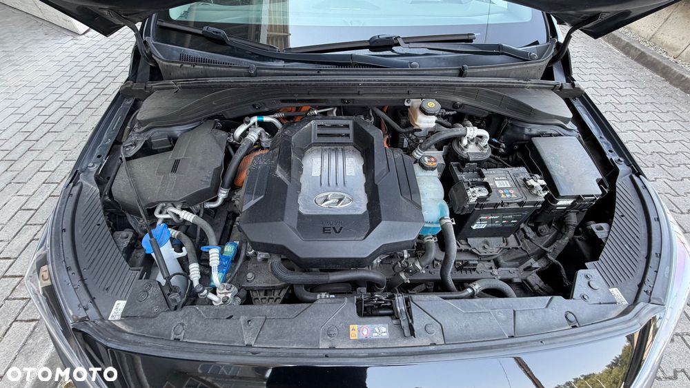 Hyundai IONIQ - 15